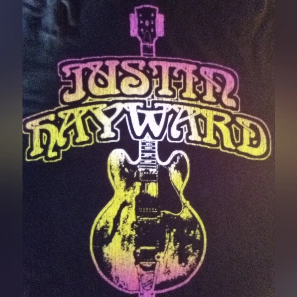 Justin Hayward Moody Blues Black Size 2XL Distressed Guitar T-Shirt - Picture 2 of 4